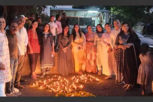 सूरत : गूंज चेरिटेबल ट्रस्ट और मूवर्स द चैरिटी ट्रस्ट ने बच्चों संग मनाई खुशियों की दिवाली