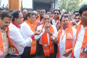 सूरत : बिहार विधानसभा चुनाव में एनडीए की ऐतिहासिक जीत पर सूरत भाजपा में जश्न