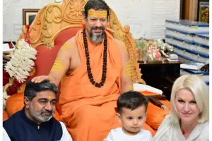 स्वामी कैलाशानंद गिरि जी का संदेश: सनातन धर्म प्रसार, डॉ अभिषेक वर्मा को सम्मान-आशीर्वाद