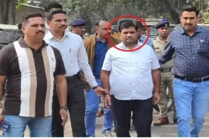 सूरत : सुरभि डेयरी के मालिक शैलेश पटेल नकली पनीर बेचने के आरोप में गिरफ्तार