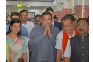 सूरत : गुजरात में हाईवे प्रोजेक्ट्स के लिए केंद्र सरकार देगी ₹20,000 करोड़, नितिन गडकरी का बड़ा ऐलान