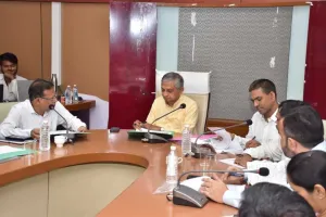 वडोदरा में श्रम, कौशल विकास एवं रोजगार विभाग की समीक्षा बैठक सम्पन्न