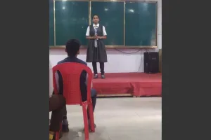 सूरत : श्री कृष्णाराज विद्यालय के विद्यार्थियों ने चित्रकला, संगीत और बाल कविता में दिखाया उत्कृष्ट हुनर