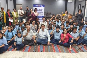 सूरत : विश्व दिव्यांग दिवस पर अंधजन स्कूल में स्वास्थ्य जांच शिविर