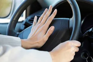 सूरत : अब बेवजह हॉर्न बजाया तो लगेगा फाइन, नए ट्रैफिक नियम लागू