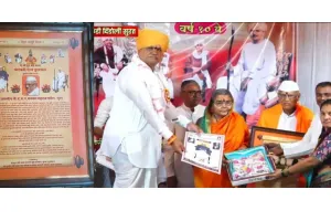 सूरत : ‘वारकरी रत्न पुरस्कार 2025’से भगवान महाराज पाटील सम्मानित