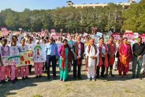 सूरत : नर्सिंग कॉलेज के 500 छात्रों ने ली 'अंगदान महादान' की शपथ, 70 से अधिक पोस्टरों के जरिए जगाई जागरूकता