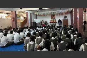 सूरत : श्री कृष्णाराज विद्यालय में गीता जयंती उत्सव हर्षोल्लास से संपन्न