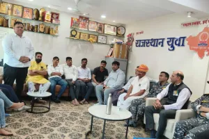 सूरत : भारतीय नौसेना दिवस पर राजस्थान युवा संघ व एस.वी पब्लिक स्कूल ने किया शौर्य को नमन