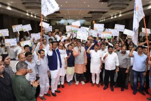 सूरत : “वन नेशन–वन इलेक्शन” के समर्थन में सूरत में ऐतिहासिक वाहन रैली और जनसभा