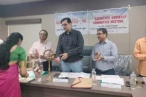 सूरत : नवसारी एग्रीकल्चरल यूनिवर्सिटी के वीसी डॉ. टी.आर. अहलावत ने सूरत के कृषि विज्ञान केंद्र में साइंटिफिक एडवाइजरी कमेटी बैठक की अध्यक्षता की