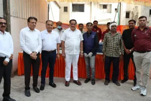 सूरत : उत्तरायण पर पतंग की डोर से घायलों की सेवा के लिए विशेष हेल्पलाइन, केंद्रीय मंत्री सी.आर. पाटिल ने किया निरीक्षण