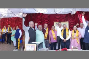 सूरत : मकर संक्रांति पर गौभक्तों का अद्भुत उत्साह, दान संग्रह में बना नया रिकॉर्ड