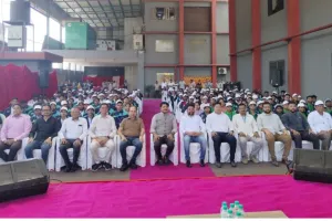 सूरत : ट्राइबल यूथ एक्सचेंज के तहत संकल्प मिल में औद्योगिक भ्रमण