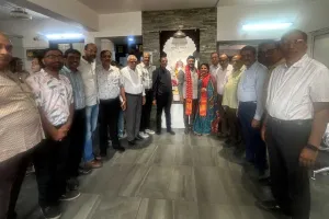 सूरत : गर्भाशय कैंसर रोकथाम मुहिम को मिला जबरदस्त समर्थन, निःशुल्क टीकाकरण शिविर में 108 महिलाओं का वैक्सीनेशन