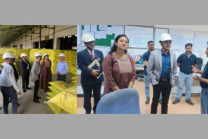 वडोदरा :  फ्रेट लोडिंग को गतिशील बनाने के क्रम में DRM राजू भडके द्वारा GSFC का निरीक्षण