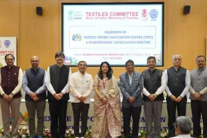 सूरत : कपड़ा निर्यात को मिलेगी नई उड़ान,सरसाना में 'टेक्सटाइल एक्सपोर्ट फैसिलिटेशन सेंटर' का भव्य रोड शो