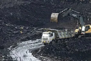 सूरत : मिडिल ईस्ट तनाव का असर टेक्सटाइल इंडस्ट्री पर, आयातित कोयले के दाम 15 प्रतिशत तक बढ़े