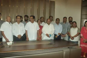 सूरत : सेवा कार्यों के साथ मनाया जन्मदिन, केंद्रीय मंत्री सी.आर. पाटिल ने 51 ऑर्गन डोनर परिवारों को किया सम्मानित