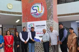 सूरत : सार्वजनिक विश्वविद्यालय ने स्टार्टअप इकोसिस्टम को मजबूत करने के लिए इंडिया एक्सेलरेटर के साथ MoU पर हस्ताक्षर किए