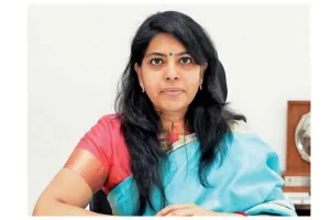 सूरत : लोकल बॉडी चुनाव से पहले प्रशासनिक फेरबदल, शालिनी अग्रवाल बनीं सूरत की प्रभारी सचिव