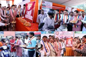 सूरत : महावीर जयंती पर सूरत में मानवता का संदेश, एक लाख लड्डू बांटकर मनाया उत्सव