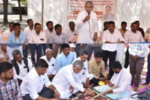 राजकोट : कैबिनेट मंत्री कुंवरजीभाई बावलिया ने किया 90 लाख की लागत से बनने वाले सुविधा पथ सीसी रोड का शिलान्यास