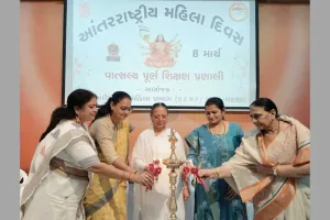 सूरत : वराछा में ब्रह्माकुमारीज द्वारा अंतरराष्ट्रीय महिला दिवस पर सेमिनार आयोजित