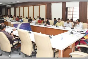 वडोदरा में समन्वय व शिकायत समिति की बैठक, अधिकारियों को समयसीमा में समाधान के निर्देश