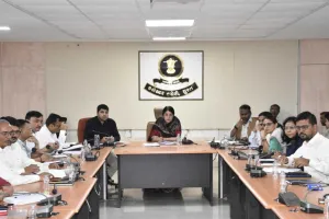 सूरत में गैस-पेट्रोल सप्लाई को लेकर रिव्यू मीटिंग, नए PNG कनेक्शन पर ₹500 की छूट का ऐलान