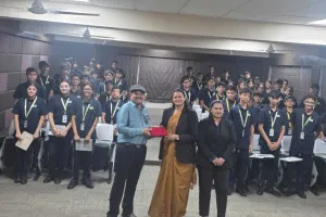 विश्व स्वास्थ्य दिवस पर जी. डी. गोयनका स्कूल में डॉक्टर जगदीश सखिया द्वारा ‘टीन स्किन केयर’ जागरूकता सत्र आयोजित