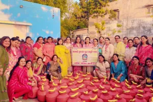 सूरत : अक्षय तृतीया पर मायूम सूरत जागृति शाखा का सेवा कार्य, 101 मटकों के साथ फल-जूस का वितरण