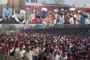 सूरत : प्रवासियों की घर वापसी को सुलभ बनाने के लिए चैंबर की पहल, भेस्तान और चलथान स्टेशनों से भी चल सकती हैं स्पेशल ट्रेनें