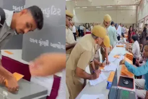 सूरत : पोस्टल बैलेट से मतदान शुरू, पुलिस हेडक्वार्टर में सरकारी कर्मचारियों ने डाला वोट