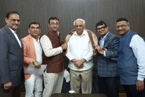 सूरत : इंडस्ट्री के मुद्दों पर मुख्यमंत्री के सामने चैंबर का प्रेजेंटेशन, राहत योजनाओं और गैस सप्लाई पर जोर