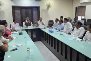 सूरत : पांडेसरा में टेक्सटाइल उद्योग और DGTS की अहम बैठक,  स्टीम पर GST दरें बढ़ाने और इनवर्टेड ड्यूटी स्ट्रक्चर सुधारने की मांग