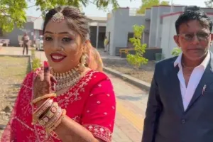 राजकोट : लोकतंत्र के पर्व पर अनोखी मिसाल: दुल्हन ने निभाया मतदान का कर्तव्य