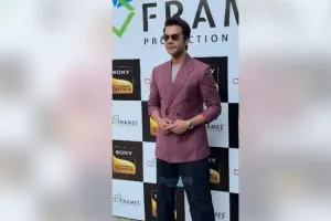 जब अक्षय कुमार के शो पर पहुंचे ‘नकली सनी’, राजकुमार राव का स्वैग देख खिलाड़ी कुमार ने भी बजाई ताली