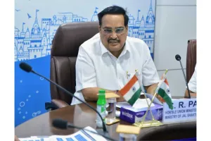 सूरत : केंद्रीय मंत्री सी.आर. पाटिल का बड़ा फैसला, अब नहीं करेंगे पायलटिंग और एस्कॉर्ट कार का इस्तेमाल