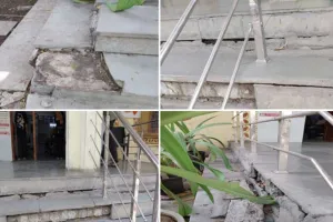सूरत : अडाजन हेल्थ सेंटर की जर्जर सीढ़ियां बनीं खतरा