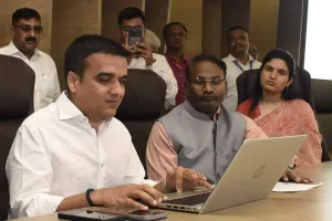 सूरत : डिप्टी चीफ मिनिस्टर हर्ष संघवी ने की डिजिटल ‘सेल्फ-एन्यूमरेशन’ में भागीदारी की अपील