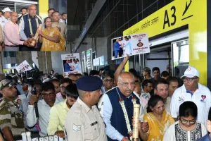 सूरत :“ऑर्गन मैन ऑफ इंडिया” नीलेश मंडलेवाला का सूरत एयरपोर्ट पर भव्य स्वागत
