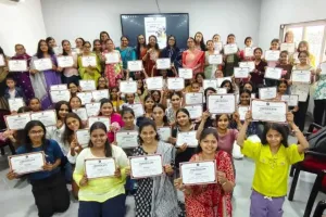 सूरत : वीरा दृष्टि का स्वावलंबन समर कैंप सफल, 150 महिलाओं को मिला प्रशिक्षण