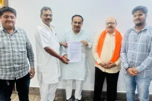 सूरत-उधना में बढ़ती भीड़ के बीच ट्रेनों को दैनिक चलाने की मांग
