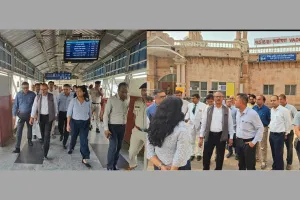 वडोदरा : पश्चिम रेलवे के महाप्रबंधक रामाश्रय पाण्डेय ने वडोदरा स्टेशन का किया निरीक्षण