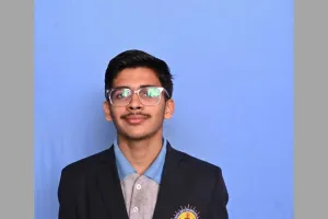 सूरत : CBSE परीक्षा में SBR माहेश्वरी विद्यापीठ का शानदार प्रदर्शन, हर्षित कासट बने शहर के द्वितीय टॉपर