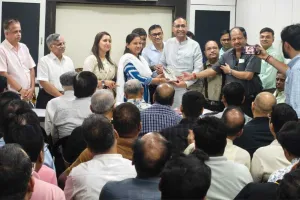 सूरत : एसएमए की साप्ताहिक बैठक में लेट पेमेंट और धोखाधड़ी के मामलों पर चर्चा, सतर्कता के साथ उधार कारोबार करने की सलाह 