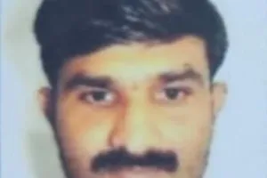 उड़ान के दौरान केबिन क्रू से दुर्व्यवहार करने वाले यात्री को सूरत एयरपोर्ट पर हिरासत में लिया गया