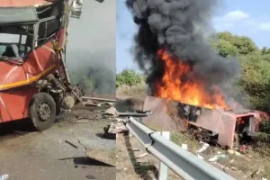 सूरत : बारडोली के पास दो महाराष्ट्र ST बसों की भीषण टक्कर, 7 की मौत; पलटी बस में लगी आग