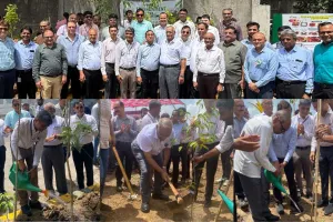सूरत : पर्यावरण संरक्षण में पांडेसरा GIDC ने पेश की मिसाल, विश्व पर्यावरण दिवस पर लगाए 1,650 पौधे, 80 MLD ट्रीटेड पानी का हो रहा री-यूज़